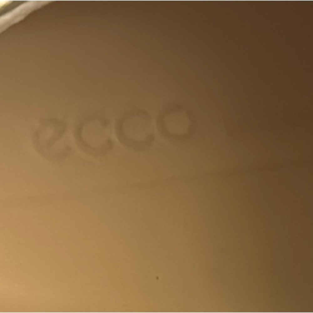 ECCO
Women's Soft VII Leather Lace Up Sneakers Size US 6-6.5 / EU 37❣️🙂 - Picture 16 of 16